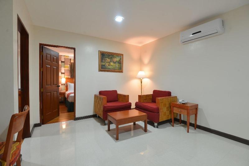 Royal Suites Condotel image