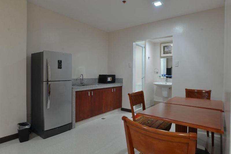 Royal Suites Condotel image
