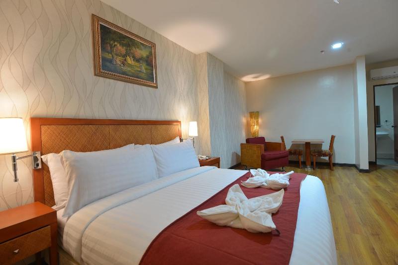Royal Suites Condotel image