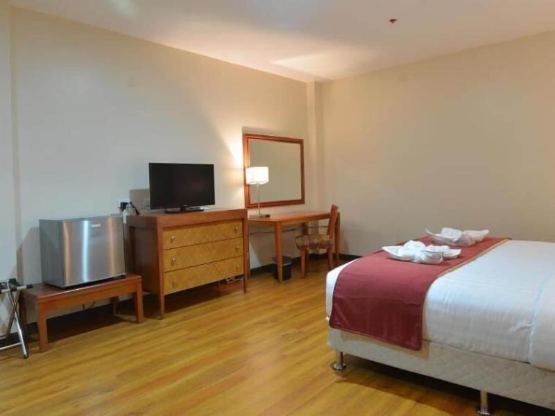 Royal Suites Condotel image