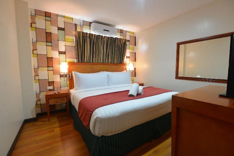 Royal Suites Condotel image