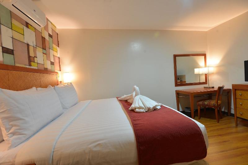 Royal Suites Condotel image