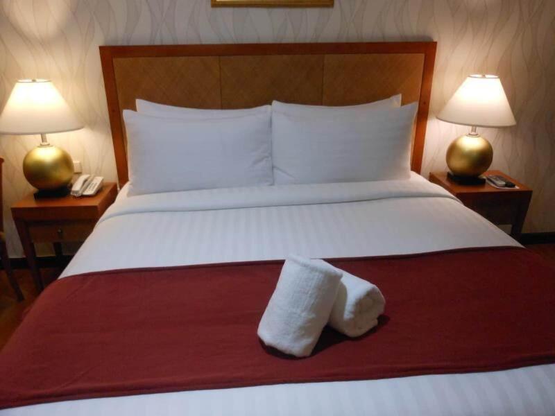 Royal Suites Condotel image