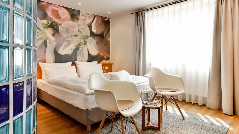 WeinHotel Fritz Walter image