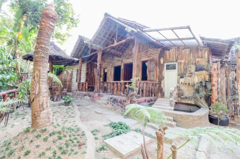 Larasati Homestay image