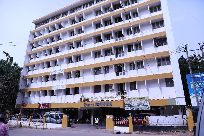 Hotel Srinivas — general view