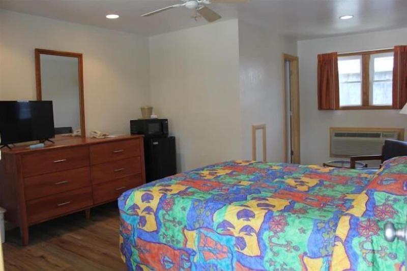 Pony Island Motel image 7