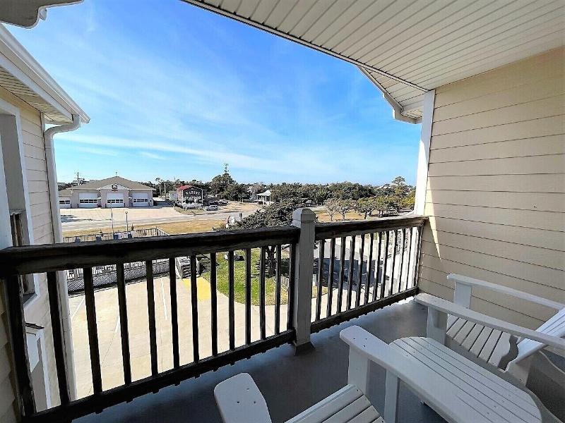 Pony Island Motel image 6
