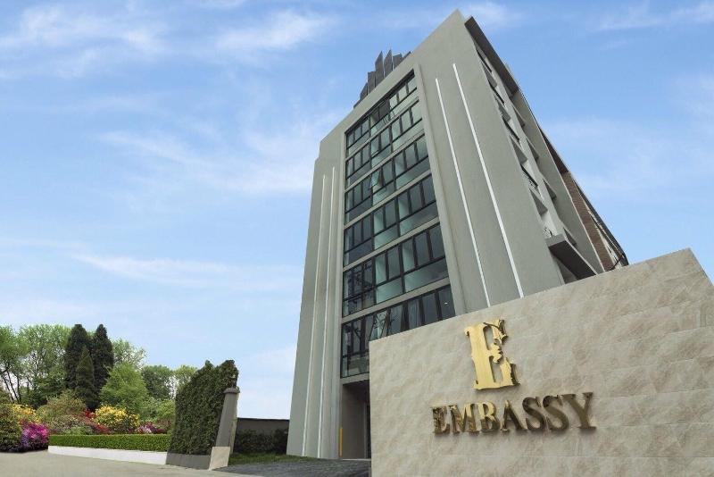 Naptel Embassy Place — main photo