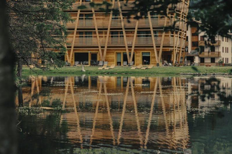 Au Charmant Petit Lac — general view