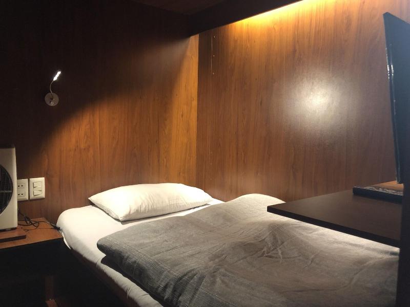 Onkel Inn Airport Sleepbox image