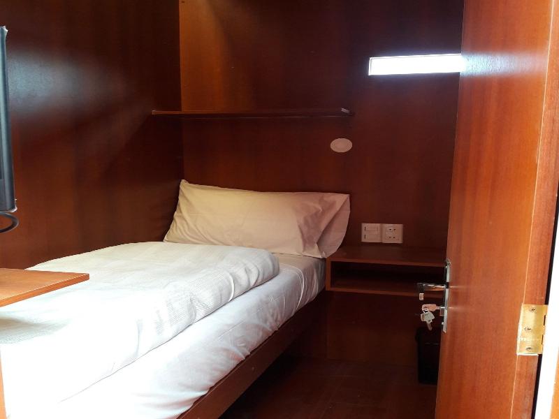 Onkel Inn Airport Sleepbox image
