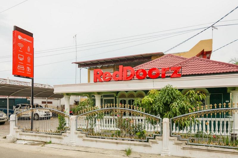 RedDoorz Syariah near Tugu Langsa — photo 3