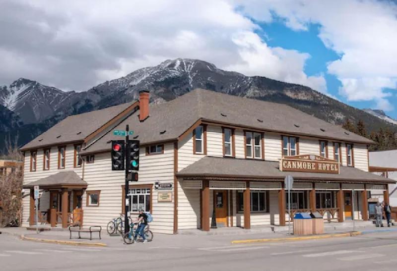 Canmore Hotel Hostel image