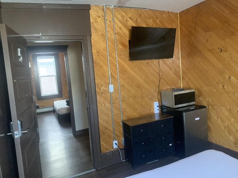 Canmore Hotel Hostel image
