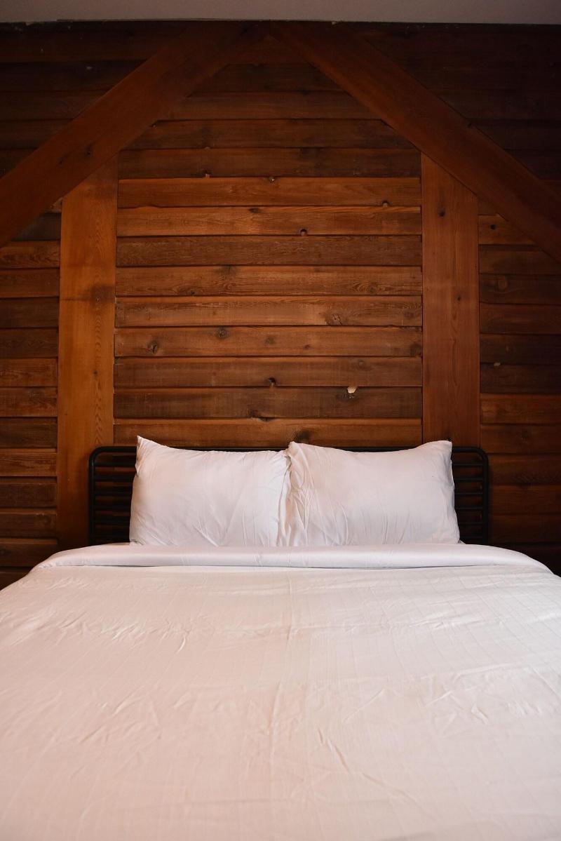 Canmore Hotel Hostel image