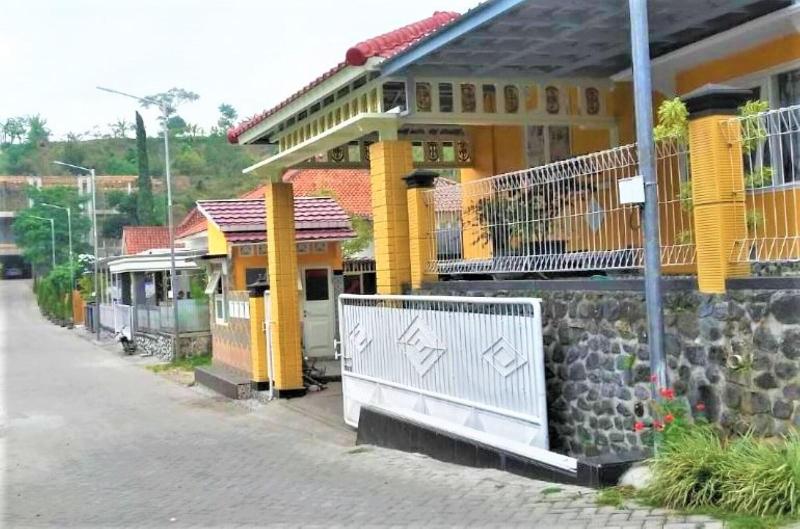 Homestay Puspita Pacet — main photo
