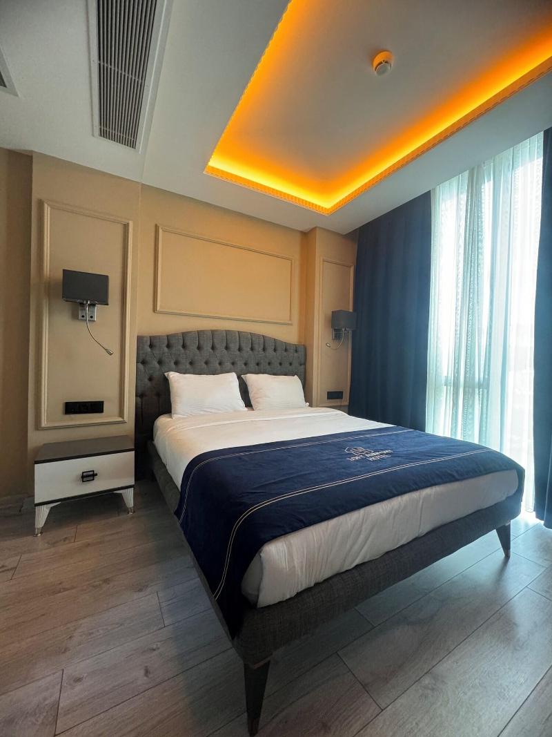 Loft Airport Hotel image