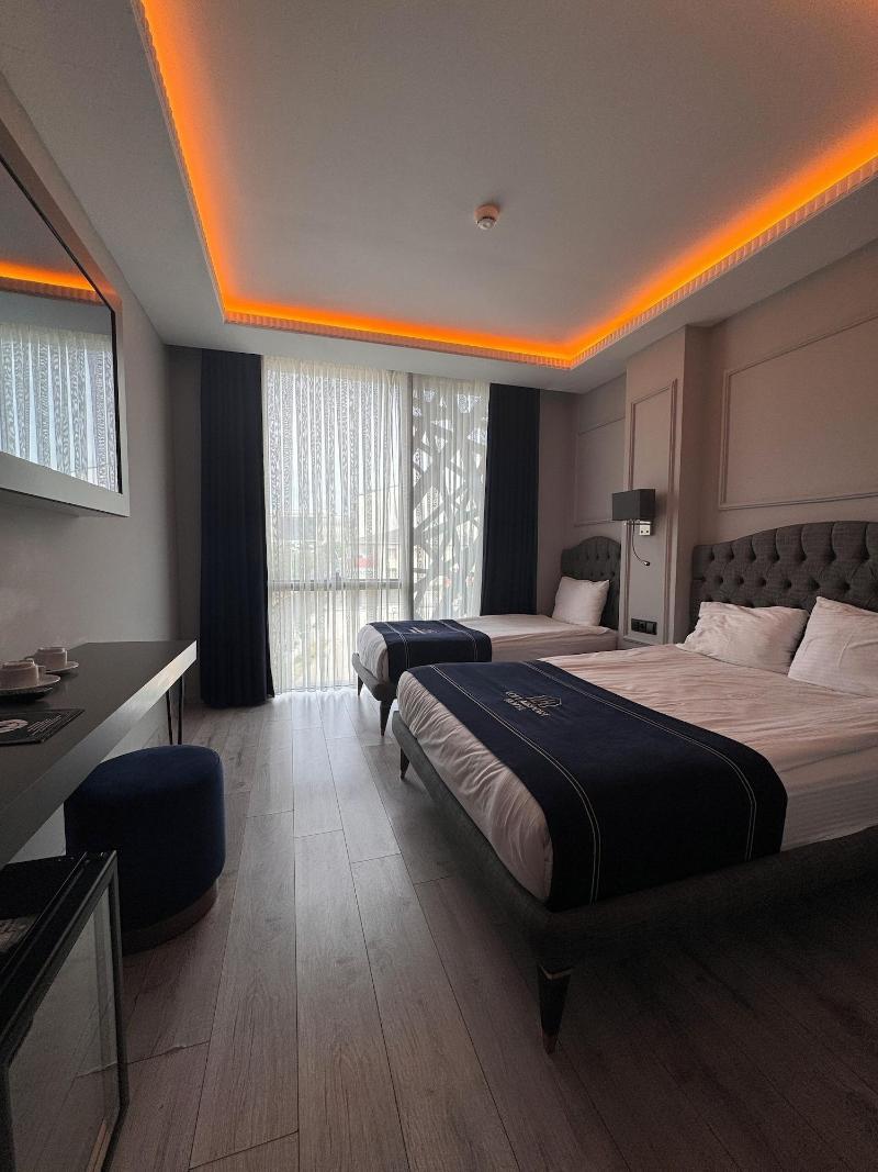 Loft Airport Hotel image