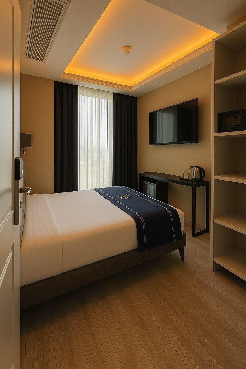 Loft Airport Hotel image