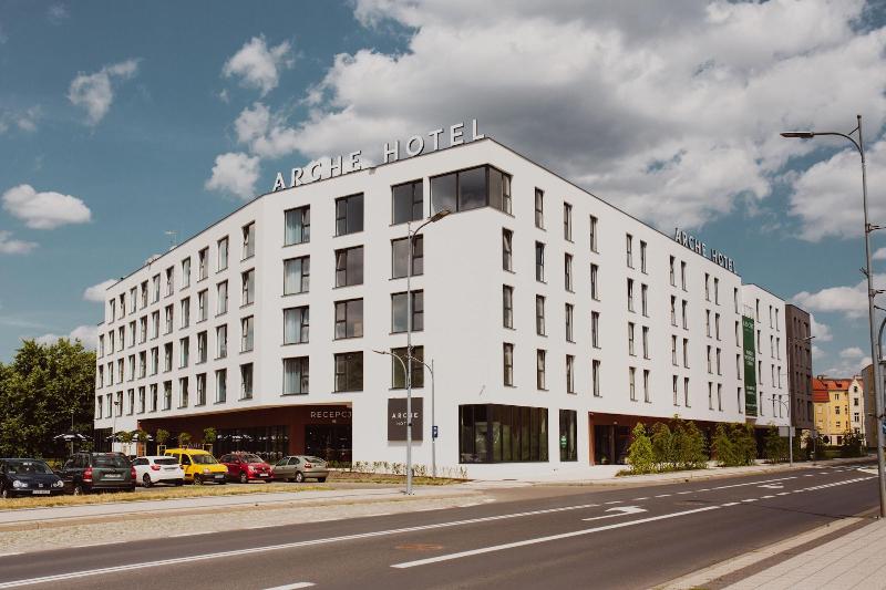 Arche Hotel Pila image
