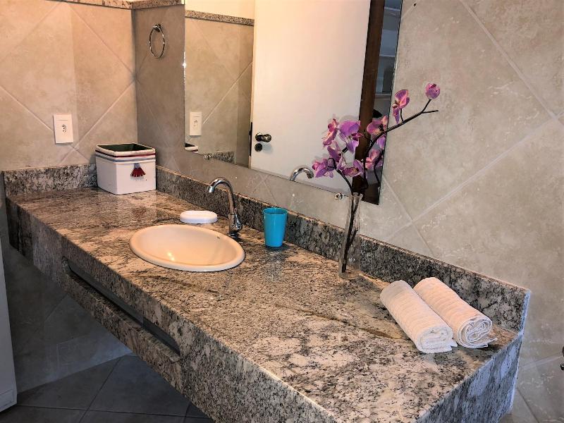 Ouro Sobre Azul Apart Hotel image
