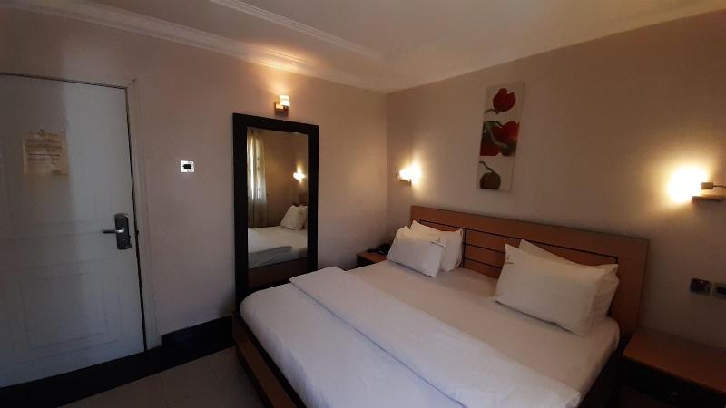Top-Notch Suites and Apartments image