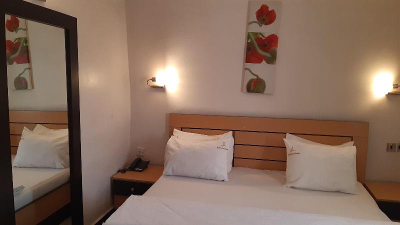 Top-Notch Suites and Apartments image