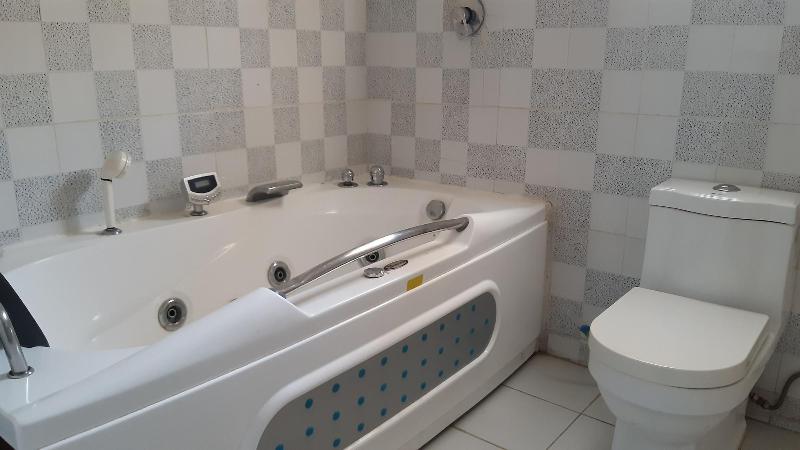 Top-Notch Suites and Apartments image