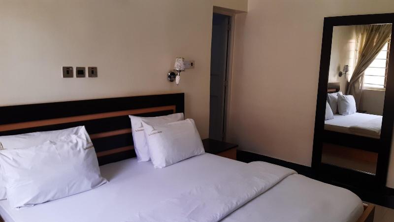 Top-Notch Suites and Apartments image