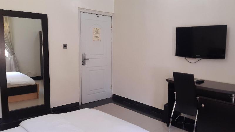 Top-Notch Suites and Apartments image