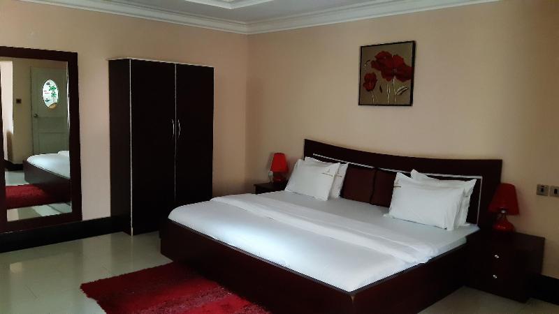 Top-Notch Suites and Apartments image
