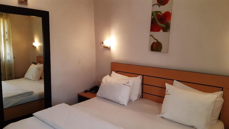 Top-Notch Suites and Apartments image