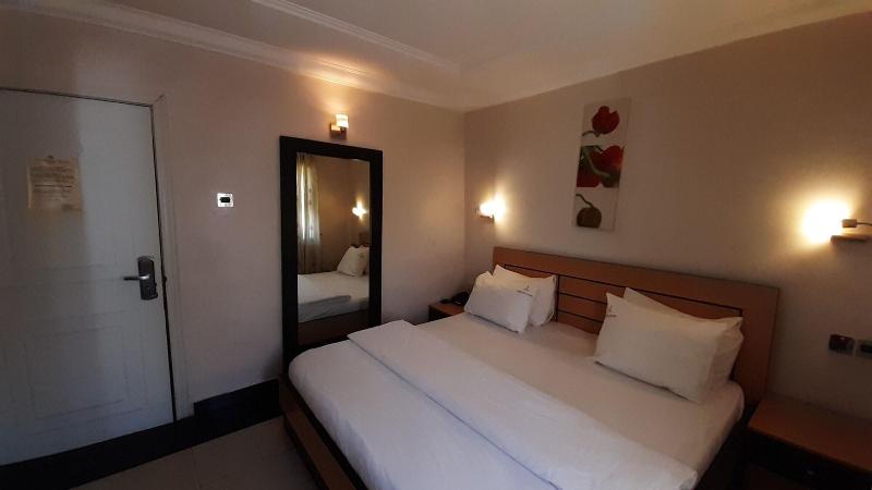 Top-Notch Suites and Apartments image