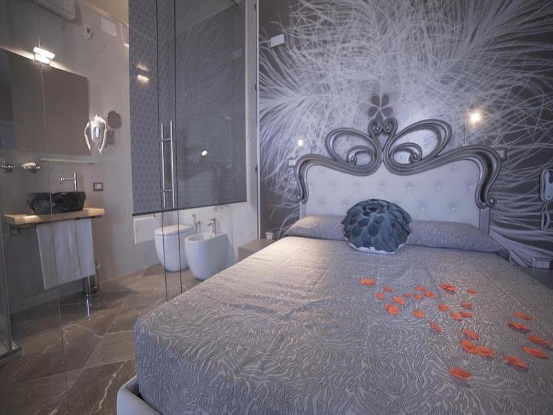 Hotel Royal image
