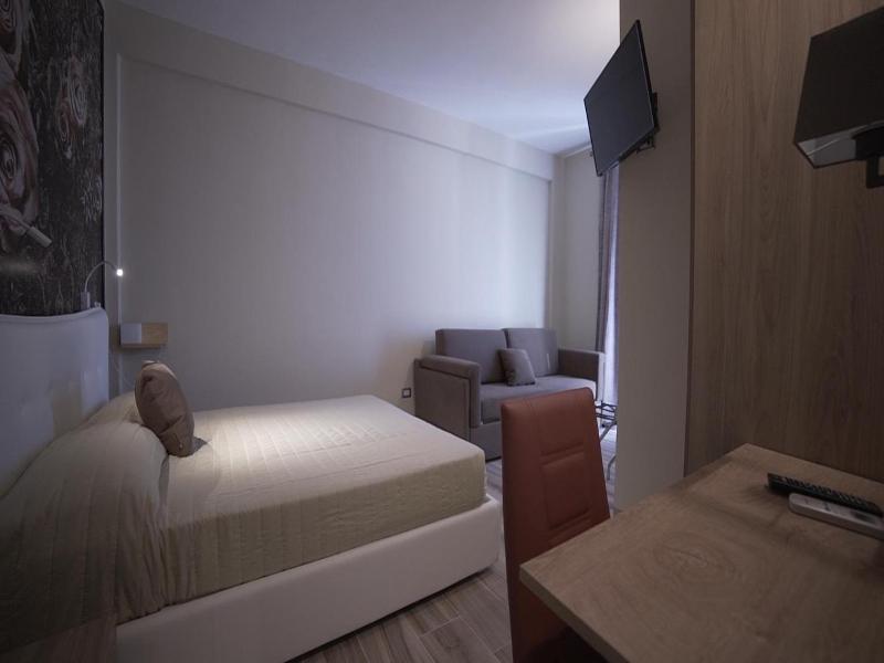 Hotel Royal image