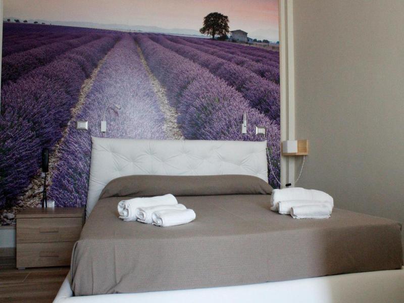 Hotel Royal image