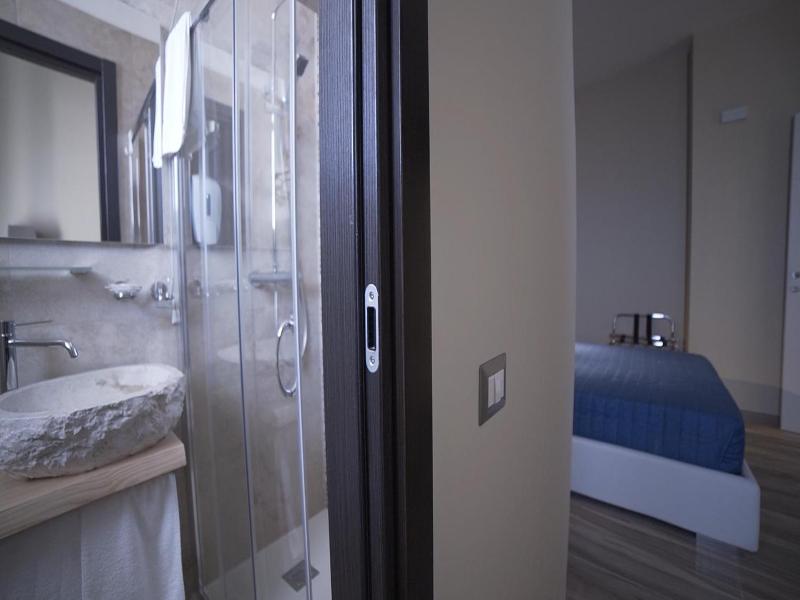 Hotel Royal image