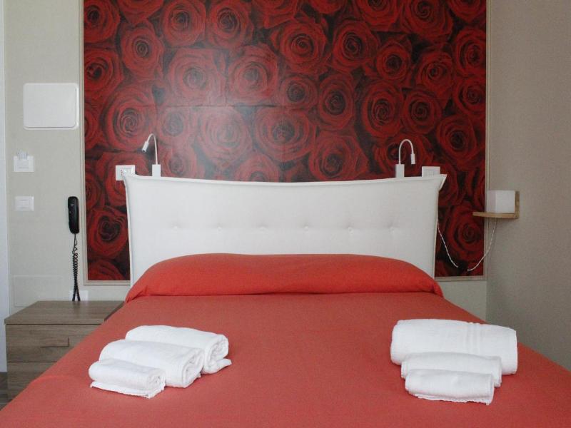 Hotel Royal image