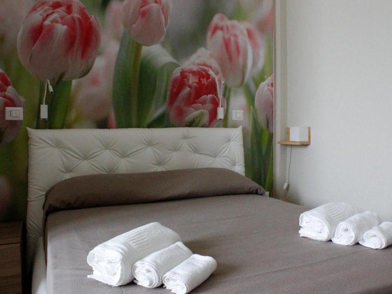 Hotel Royal image