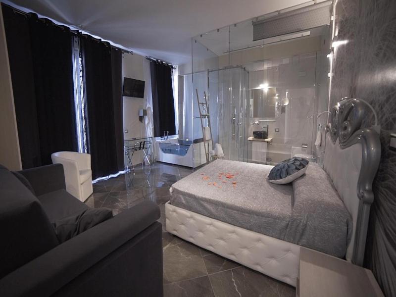 Hotel Royal image