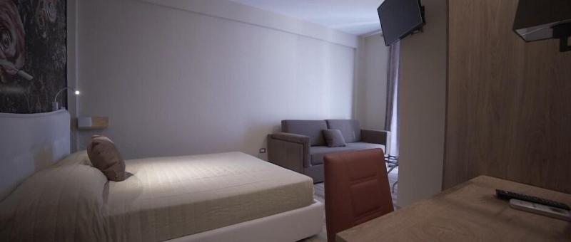 Hotel Royal image