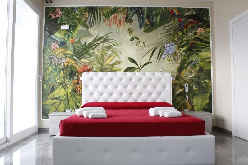 Hotel Royal image