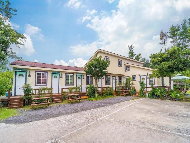Seogwipo Haevichipoonggyeong Pension — photo 4