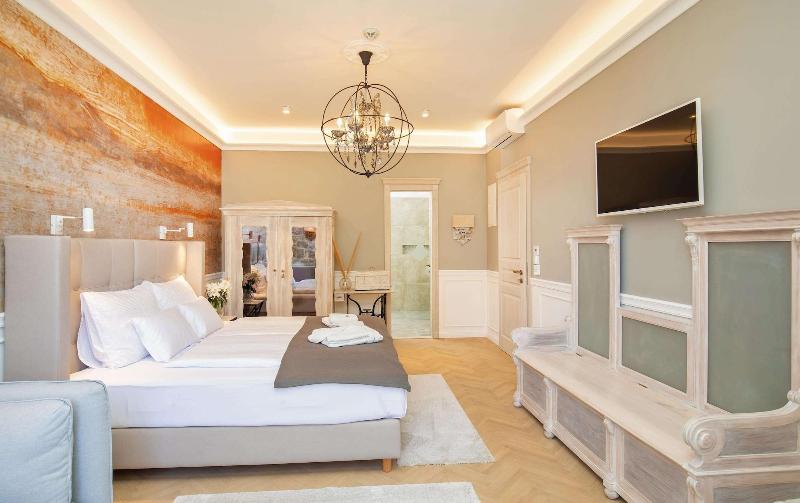 Heritage Villa Nobile image