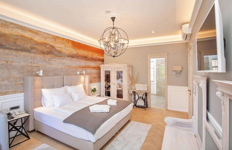 Heritage Villa Nobile image