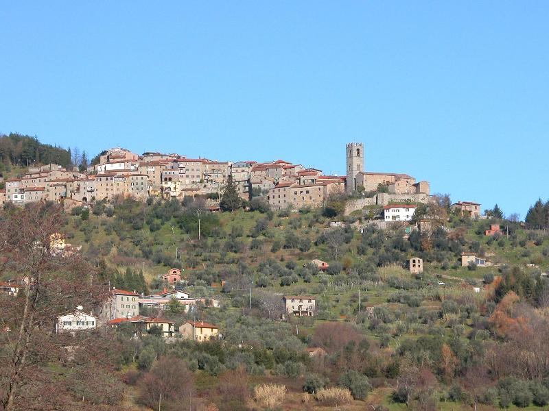 Beautiful Cottage in Pescia with Hot Tub image