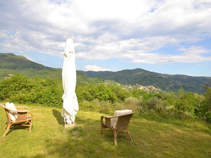 Beautiful Cottage in Pescia with Hot Tub image