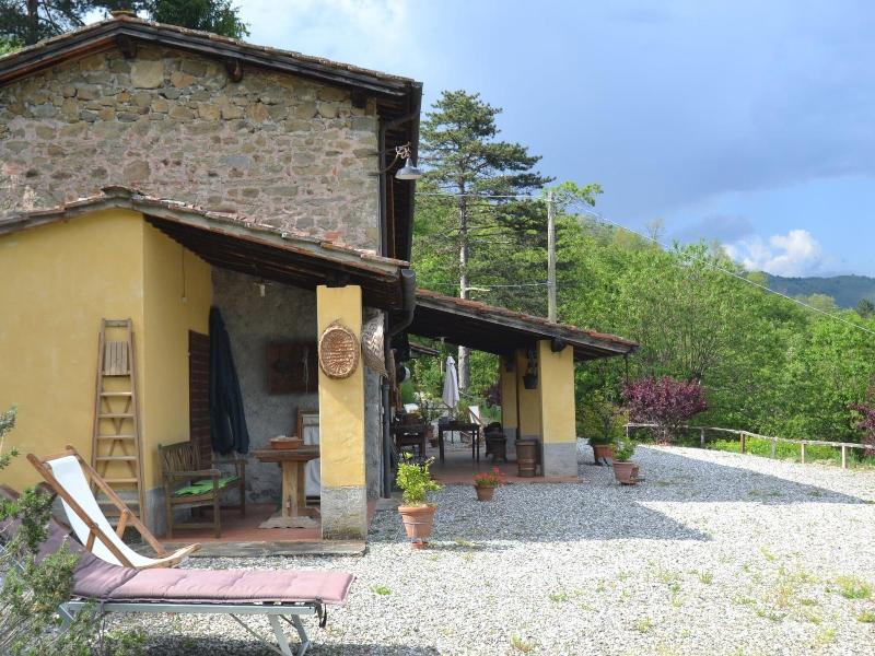 Beautiful Cottage in Pescia with Hot Tub image