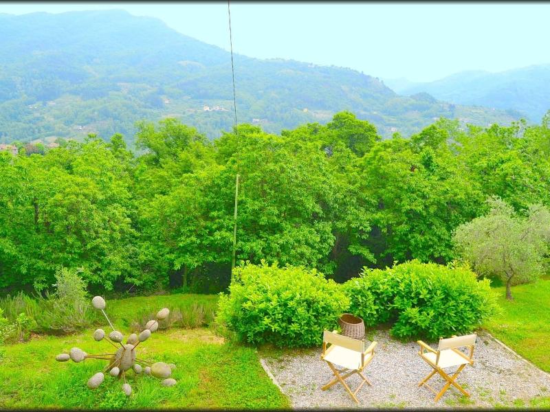 Beautiful Cottage in Pescia with Hot Tub image